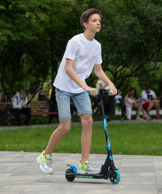 Самокат электрический Shock 145 мм